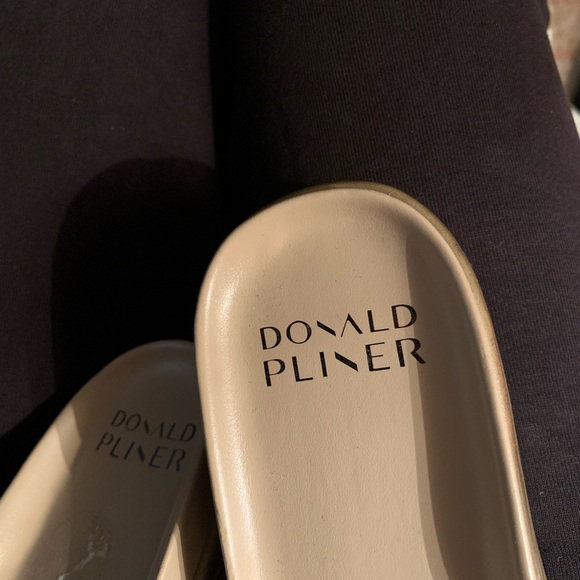 Sandals - Picture 3 of 8